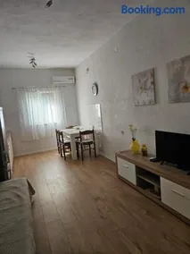 Family apartment by the beach - Image 4