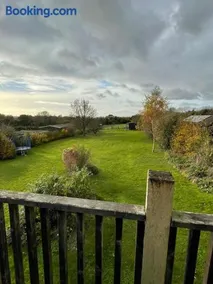 Private Countryside Annexe with Exclusive Wood Burner, Outdoor Hot Shower & Views - Image 1