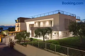 Villa Aurora-Holiday Home APT 1 - Image 3
