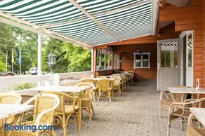 Arden Parks Petite Suisse - Image 4