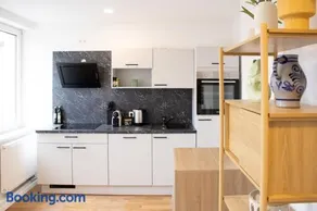 City Group Stay - Double Unit - Up to 10 - Image 2