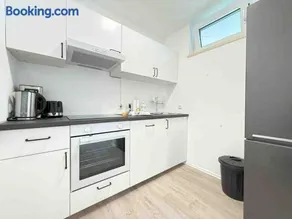 SAD165 Möblierte Monteurwohnung mit Balkon - Image 2