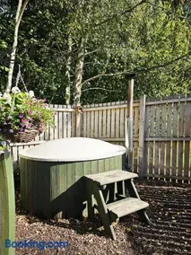 The Forest Pod - Wood Fired Hot Tub and Fire Pit - Image 4