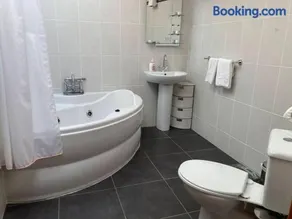 Charlies Lane Apartment - Image 4