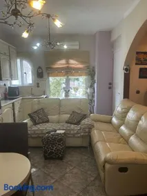 Mandy's cosy luxury flat - Image 1