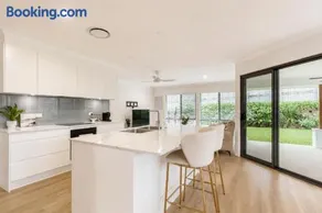 The Shailer Escape - Luxury Home with Private Pool - Image 2