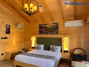 The Walnut Homes- Luxury Pine Cottages - Image 4