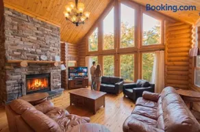 Fiddler Lake 72 with Private spa, pool table & Pool - Image 2