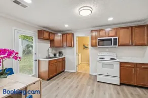 Elm Two Bedroom House in Historic Loveland - Image 5