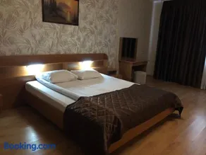 Comfort Hotel - Image 2