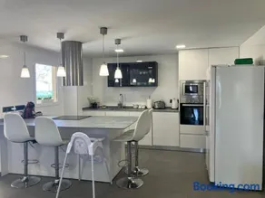 Seaside Apartment Retreat - Image 5