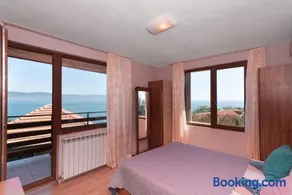 Royal Blue Apartments with Sea View in Old Nessebar - Image 4