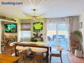Vibing Hudson Retreat Pet-Friendly w Hot Tub - Image 4