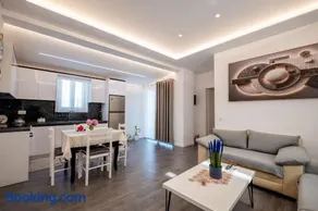 Lekursi Penthouse Sarande - Image 3