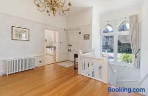 Old Vicarage Garden Apartment, Duplex Residence, Breathtaking sea views Over Shanklin Bay - Shanklin Old Village, fantastic family getaway! - Image 3