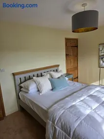 ROW House - Cheshire Countryside - Image 3