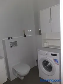 Mieszkanie czteroosobowe z łazienką i aneksem kuchennym - Image 4