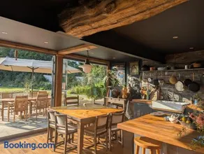 Artist's Hawkhurst Home with Heated Pool & Sauna - Image 1