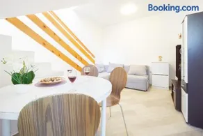 Kob Orog good location with sea views and modern decor - Image 1