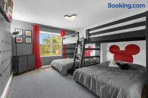 Lake View Vacation Home with Pool and Game Room Near Disney Parks - Image 5