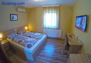 Apartments and Rooms Rea - Image 4