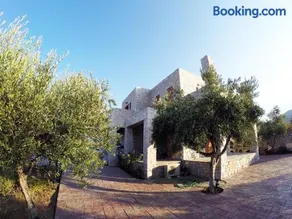 Xifias Stonehouse - Image 3