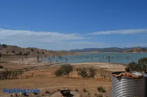 Lake Eildon Cabin with Lake Views, Plunge Pool & Outdoor Cinema - Image 3