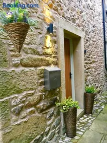 Dugdales Cottage - Image 1