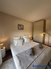 Appartement centre Saint- Tropez - Piscine - parking Privée - Image 4