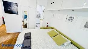 Bright flat near Marais & Chatlet - Image 2