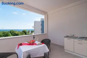 Luxury Rooms Near the Beach1 - Image 5