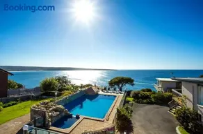 Breathtaking Clifftop Ocean Views from Unit 12 - Image 1