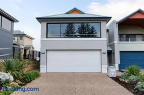 Saltwater Stay - Image 2