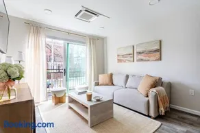 Stylish Yale Wooster Square Downtown Laundry - Image 3