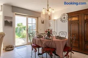 Nice holiday home in a quiet area in De Haan - Image 1