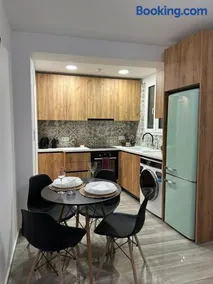 Christinas HOUSE - Image 2