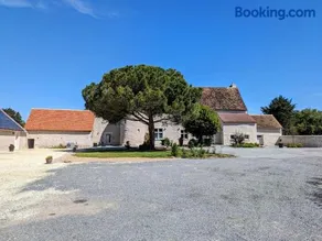 Gîte Authentique en Berry - Étang de Pêche, Confort Moderne, À 10 min du Spa - Image 1