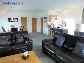 Gerycastell Luxury Holiday Apartment with Stunning Views & EV Station Point - Image 3