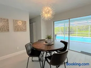 Beautiful Modern Home in Jensen Beach with Heated Pool Near Downtown and Beaches - Image 5