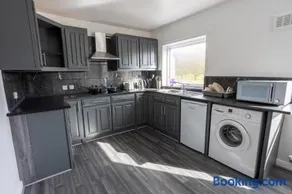 Charming 2BR Maisonette in Carlisle Center - Image 5