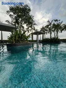 Skylake Residence luxury Vacation - Image 2