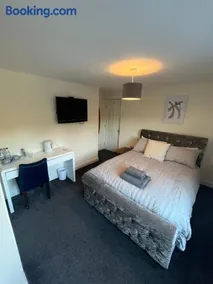 Half Moon Inn - Image 1