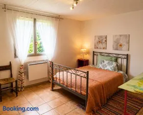 Maison Datcha avec jardin et piscine privée - Image 2