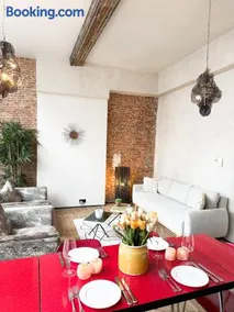 LouLou Home's - Image 1
