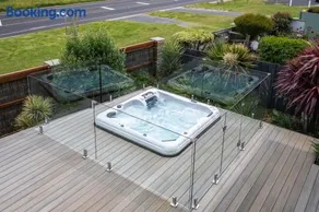 Crystal Palace Kilcunda, Luxury Coastal Retreat with Ocean Views, Spa, Fireplace, EV-Ready, Pet-Friendly Comfort - Image 1