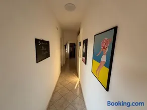 Blue Maison - Image 4