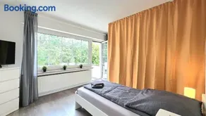 Modern 6-Bedroom Apartment with Rooftop Terrace, free Wi-Fi and Parking- MND01 - Image 2