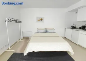 Studio moderne avec terrasse privée et parking - Image 3