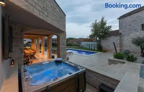 Villa Ajda with heated privat pool, jacuzzi, sauna, 4 bedroom, 4 bathroom - Image 4