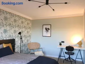 ROOM 10 - Image 2